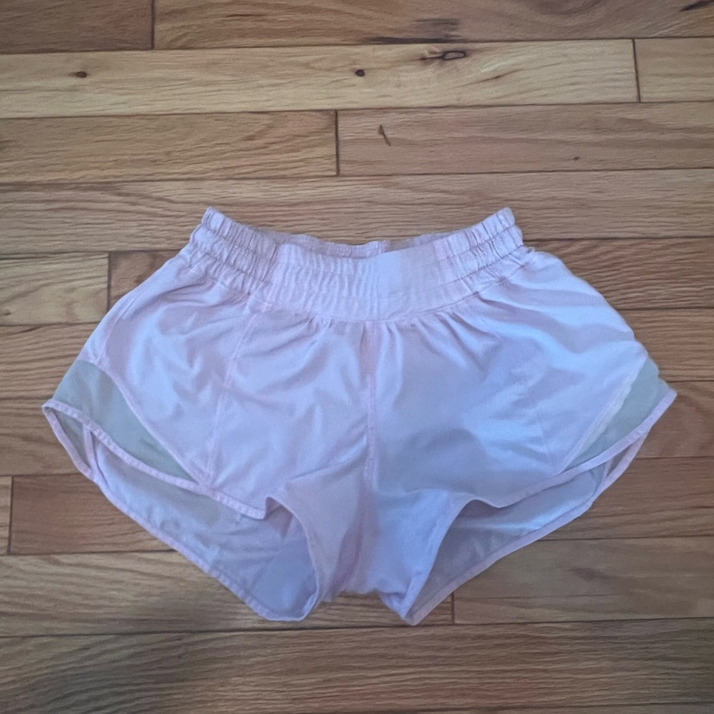 Pink lululemon hotty hot shorts 2.5”